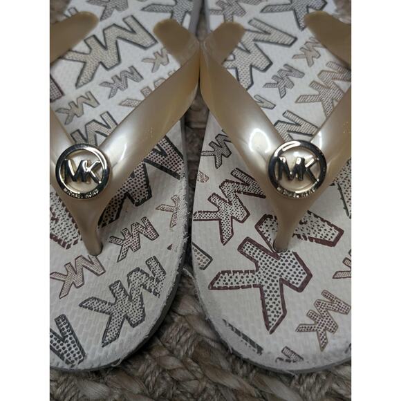 MICHAEL KORS MK FLIP FLOPS JET SET PRINT PVC GOLD SANDALS Size 9 - Picture 4 of 10